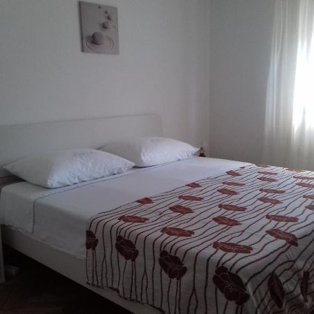 Apartment Dragan พูลา ภายนอก รูปภาพ