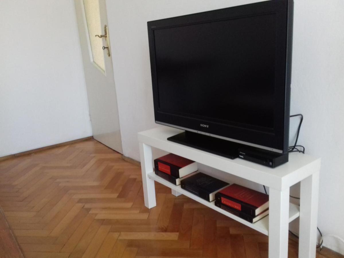Apartment Dragan พูลา ภายนอก รูปภาพ